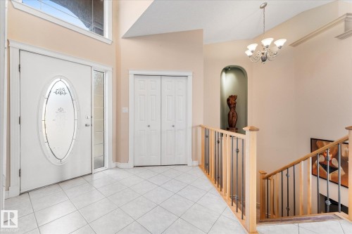 813 Proctor Wynd, Edmonton, AB - Indoor Photo Showing Other Room