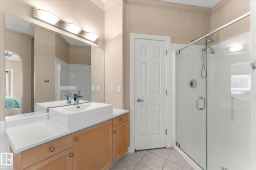 813 Proctor Wynd, Edmonton, AB - Indoor Photo Showing Bathroom