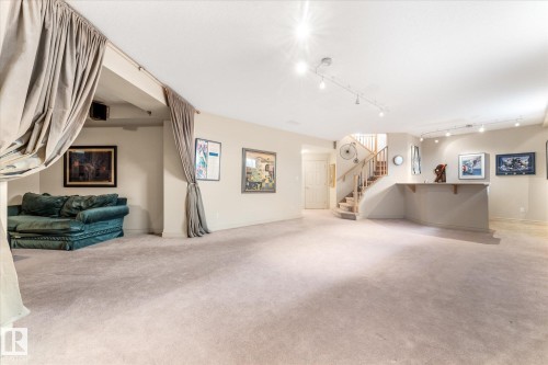 813 Proctor Wynd, Edmonton, AB - Indoor Photo Showing Other Room