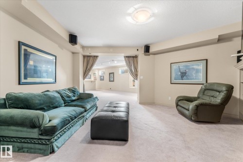 813 Proctor Wynd, Edmonton, AB - Indoor Photo Showing Living Room