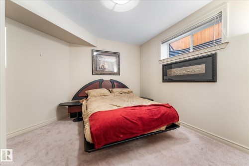 813 Proctor Wynd, Edmonton, AB - Indoor Photo Showing Bedroom