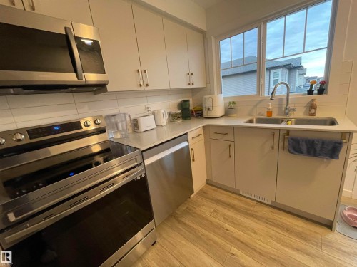 64 17832 78 Street, Edmonton, AB - Indoor Photo Showing Kitchen With Double Sink