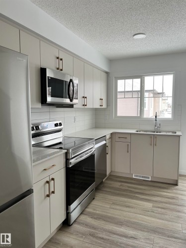 64 17832 78 Street, Edmonton, AB - Indoor Photo Showing Kitchen