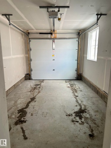 64 17832 78 Street, Edmonton, AB - Indoor Photo Showing Garage