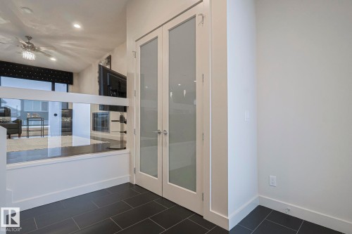 1116 Hainstock Green Green, Edmonton, AB - Indoor Photo Showing Other Room