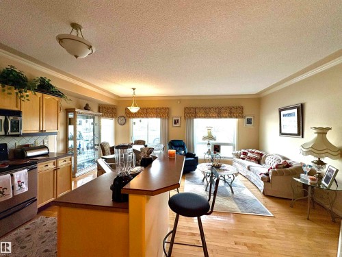 15 17603 99 Street, Edmonton, AB - Indoor