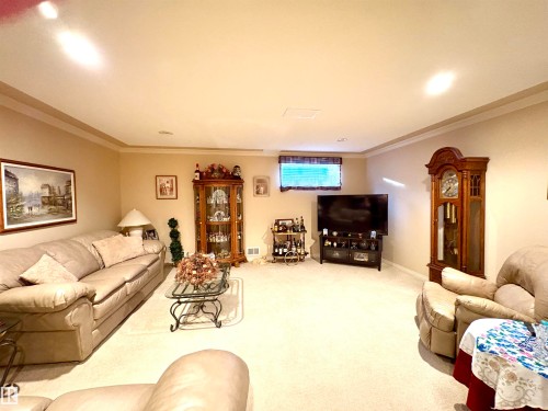 15 17603 99 Street, Edmonton, AB - Indoor Photo Showing Living Room