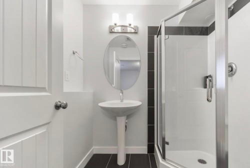 35 723 172 Street, Edmonton, AB - Indoor Photo Showing Bathroom