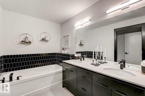 4168 Kinglet Drive, Edmonton, AB - Indoor Photo Showing Bathroom