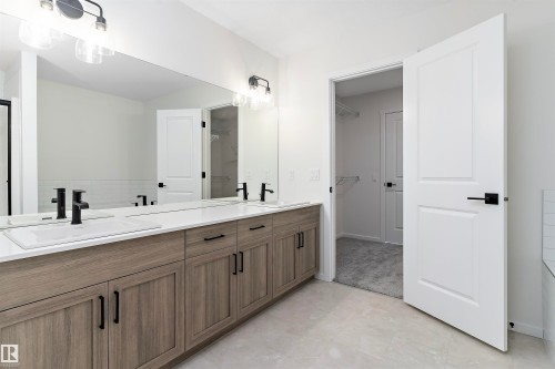 2382 Muckleplum Way, Edmonton, AB - Indoor Photo Showing Bathroom