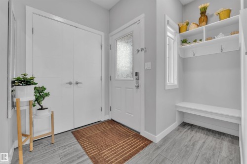 252 39 Avenue, Edmonton, AB - Indoor Photo Showing Other Room