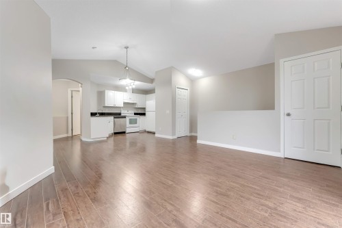 11 150 Edwards Drive, Edmonton, AB - Indoor Photo Showing Living Room