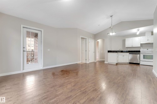 11 150 Edwards Drive, Edmonton, AB - Indoor Photo Showing Kitchen