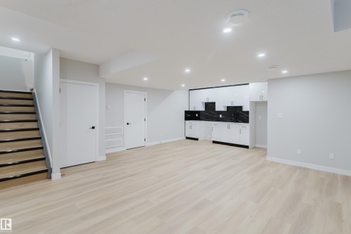 15108 14 Street, Edmonton, AB - Indoor