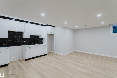 15108 14 Street, Edmonton, AB - Indoor