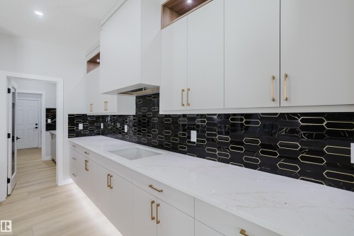 15108 14 Street, Edmonton, AB - Indoor Photo Showing Kitchen With Upgraded Kitchen