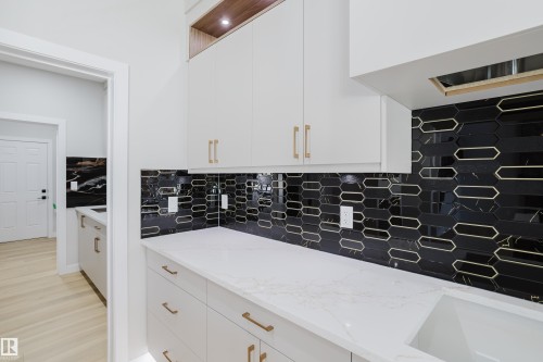 15108 14 Street, Edmonton, AB - Indoor Photo Showing Kitchen
