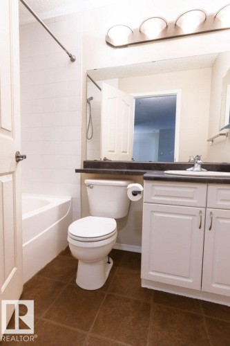 239 279 Suder Greens Drive, Edmonton, AB - Indoor Photo Showing Bathroom