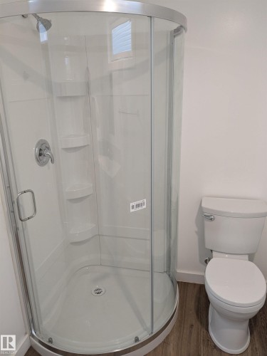 13636 135A Avenue, Edmonton, AB - Indoor Photo Showing Bathroom