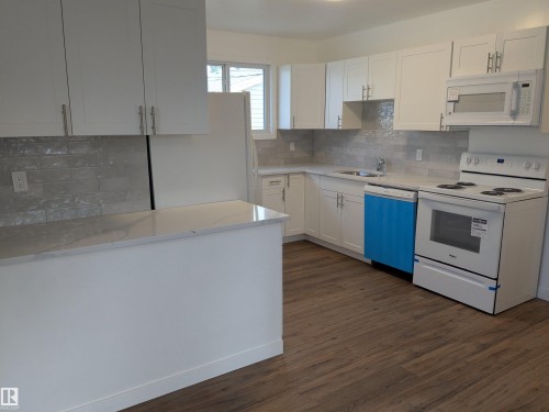 13636 135A Avenue, Edmonton, AB - Indoor Photo Showing Kitchen