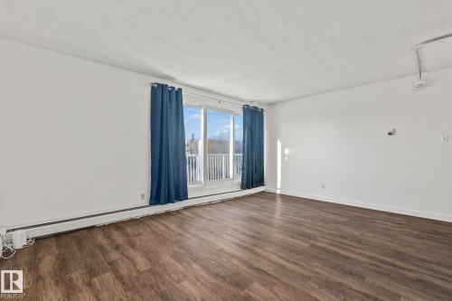 425 8604 Gateway Boulevard, Edmonton, AB - Indoor Photo Showing Other Room