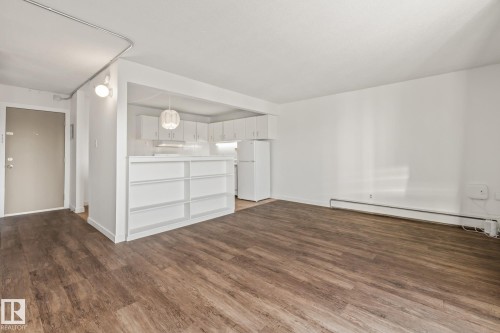 425 8604 Gateway Boulevard, Edmonton, AB - Indoor Photo Showing Other Room