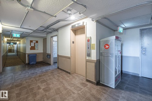 425 8604 Gateway Boulevard, Edmonton, AB - Indoor