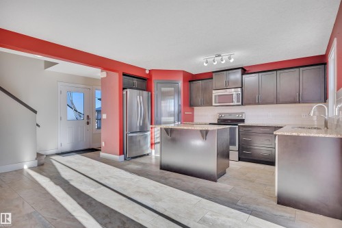 29 Southbridge Crescent, Calmar, AB - Indoor Photo Showing Kitchen With Upgraded Kitchen