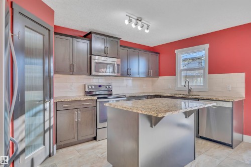 29 Southbridge Crescent, Calmar, AB - Indoor Photo Showing Kitchen With Upgraded Kitchen
