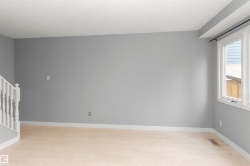 18 Willowdale Place, Edmonton, AB - Indoor Photo Showing Other Room