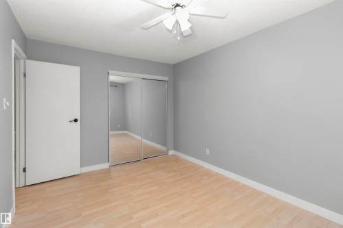 18 Willowdale Place, Edmonton, AB - Indoor Photo Showing Other Room