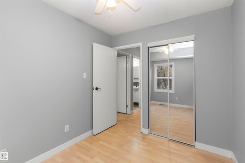 18 Willowdale Place, Edmonton, AB - Indoor Photo Showing Other Room