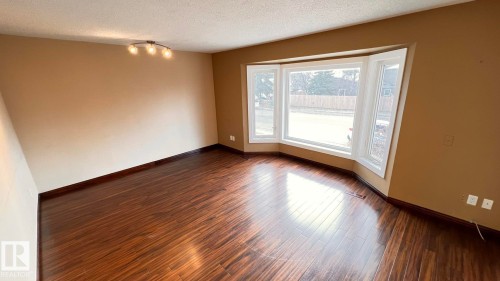 17324 92 Avenue, Edmonton, AB - Indoor Photo Showing Other Room