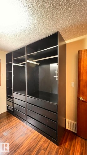 17324 92 Avenue, Edmonton, AB - Indoor