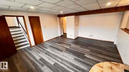 17324 92 Avenue, Edmonton, AB - Indoor Photo Showing Other Room