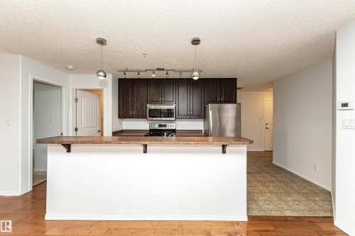 302 17407 99 Avenue, Edmonton, AB - Indoor Photo Showing Kitchen