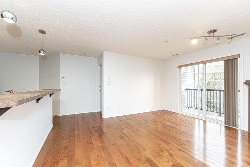 302 17407 99 Avenue, Edmonton, AB - Indoor Photo Showing Other Room