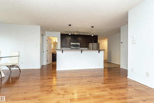 302 17407 99 Avenue, Edmonton, AB - Indoor Photo Showing Kitchen