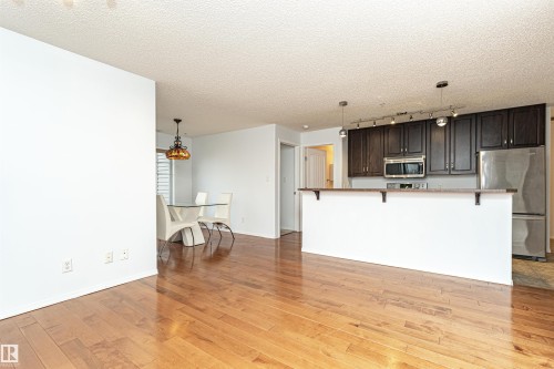 302 17407 99 Avenue, Edmonton, AB - Indoor Photo Showing Kitchen