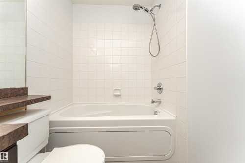 302 17407 99 Avenue, Edmonton, AB - Indoor Photo Showing Bathroom