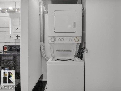#708 10024 Jasper Avenue, Edmonton, AB - Indoor Photo Showing Laundry Room