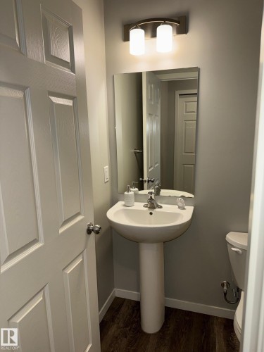 7 Emerald Way E, Spruce Grove, AB - Indoor Photo Showing Bathroom