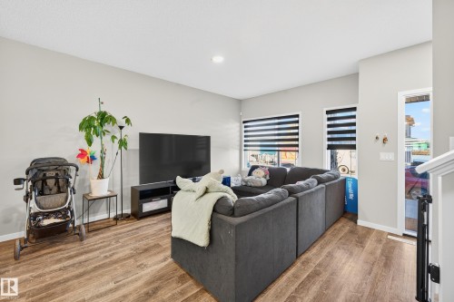 7 Emerald Way E, Spruce Grove, AB - Indoor