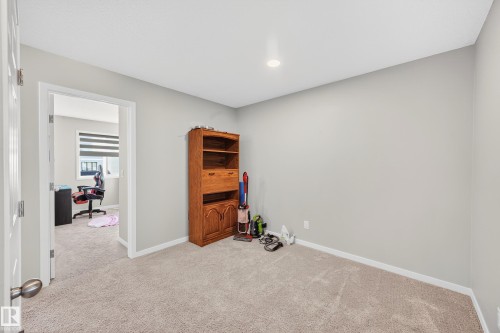 7 Emerald Way E, Spruce Grove, AB - Indoor Photo Showing Other Room