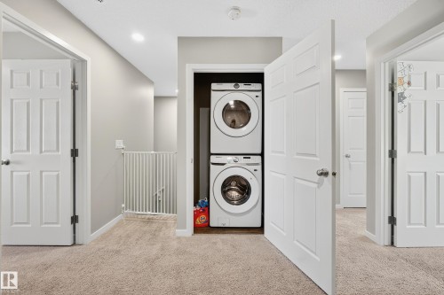 7 Emerald Way E, Spruce Grove, AB - Indoor Photo Showing Laundry Room