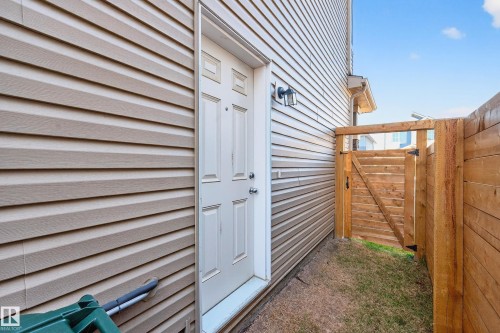 7 Emerald Way E, Spruce Grove, AB - Outdoor