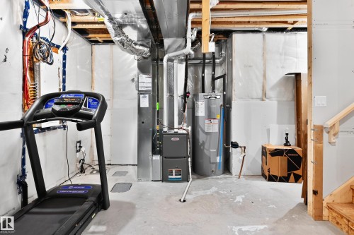 7 Emerald Way E, Spruce Grove, AB - Indoor