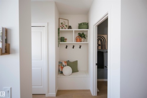 2323 160 Street Sw, Edmonton, AB - Indoor