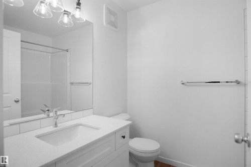 124 1009 Cy Becker Road, Edmonton, AB - Indoor Photo Showing Bathroom