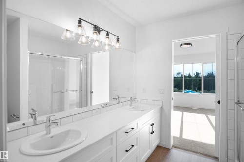 54 19904 31 Avenue, Edmonton, AB - Indoor Photo Showing Bathroom